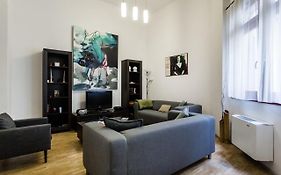 Family Suite By Heroes' Square